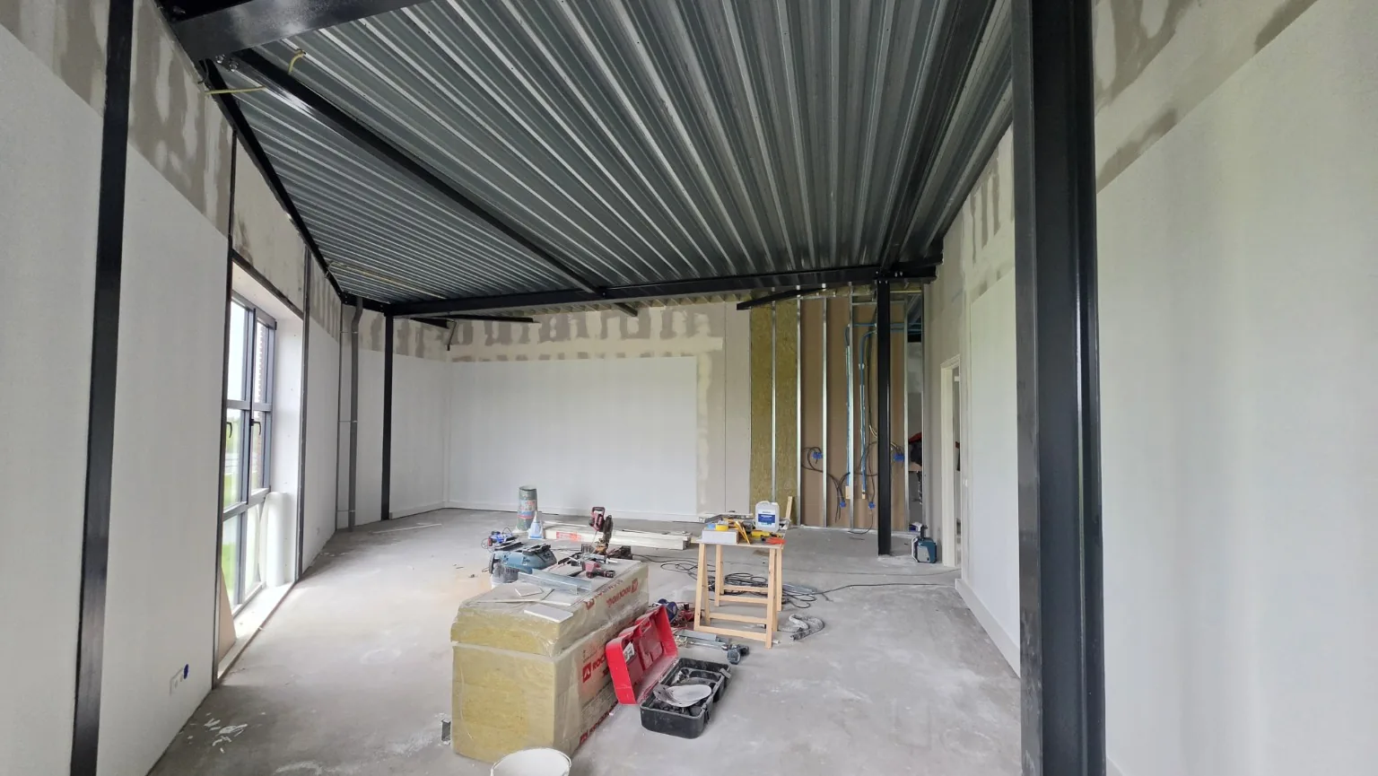 Renovatie en afbouw bedrijfspand door RMD Klussen